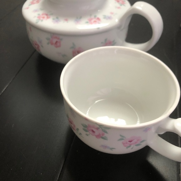 Lynn Hollyn Tuscany Collection Pink Roses Bud teapot t and cup - Picture 1 of 4